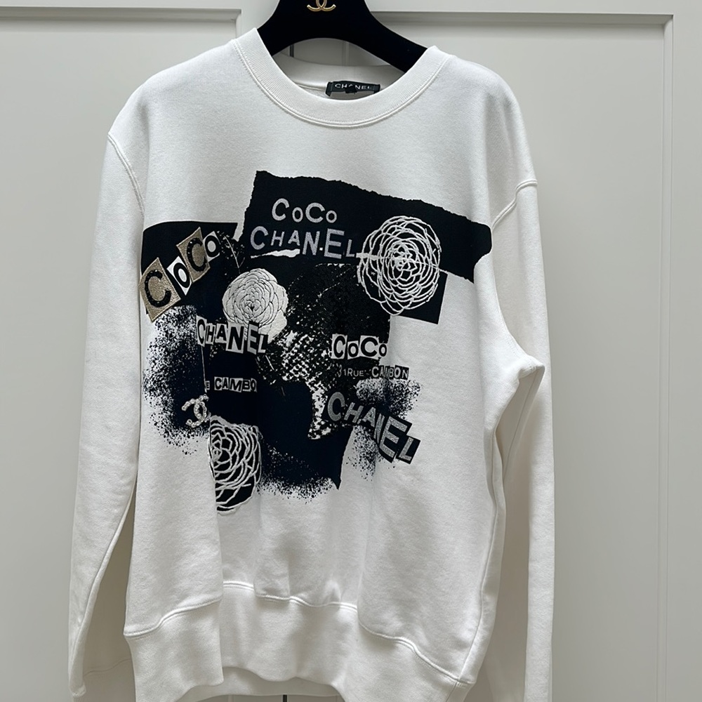Chanel sweatshirt - pristine condition